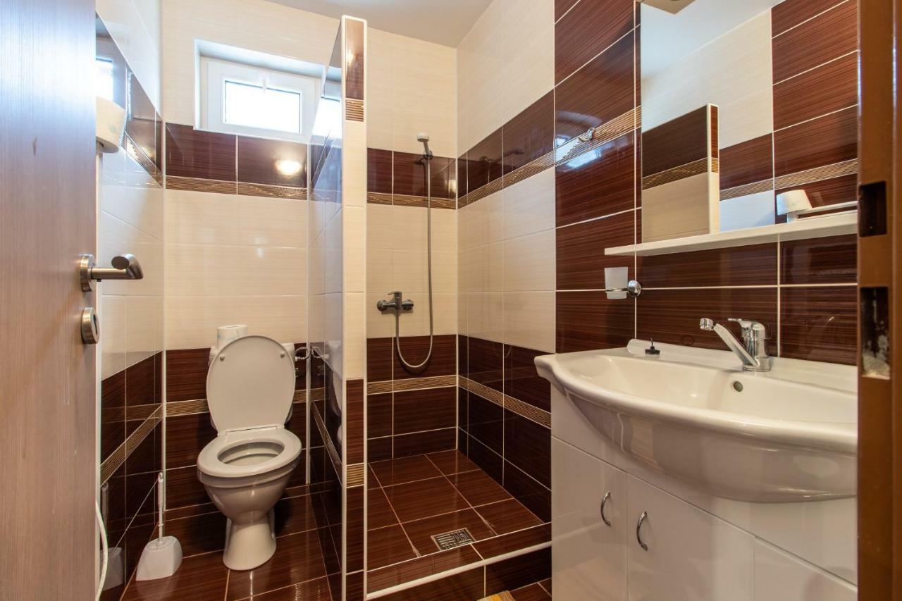 Restaurace penzion Pod Šumárníkem Tvarozna Lhota Exterior foto