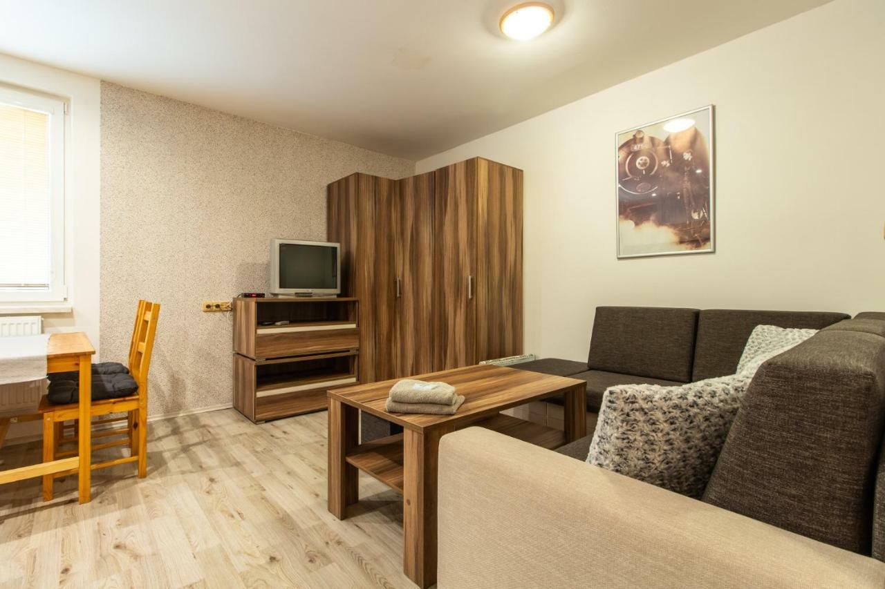 Restaurace penzion Pod Šumárníkem Tvarozna Lhota Exterior foto