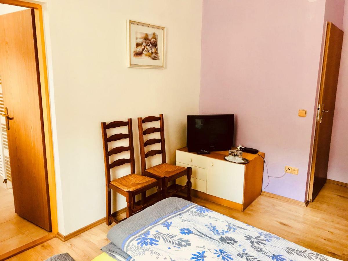 Restaurace penzion Pod Šumárníkem Tvarozna Lhota Exterior foto