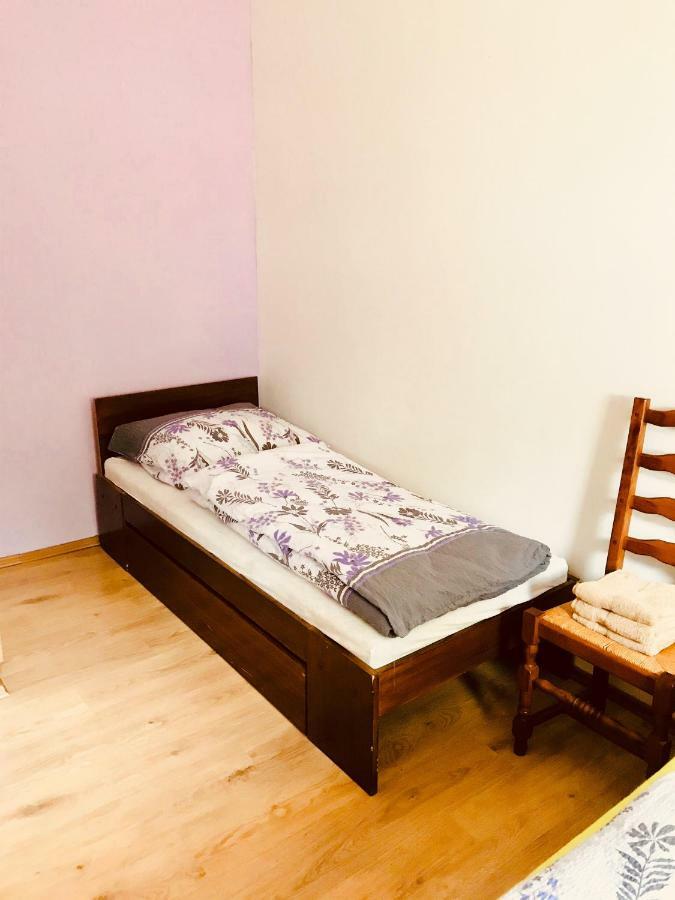 Restaurace penzion Pod Šumárníkem Tvarozna Lhota Exterior foto