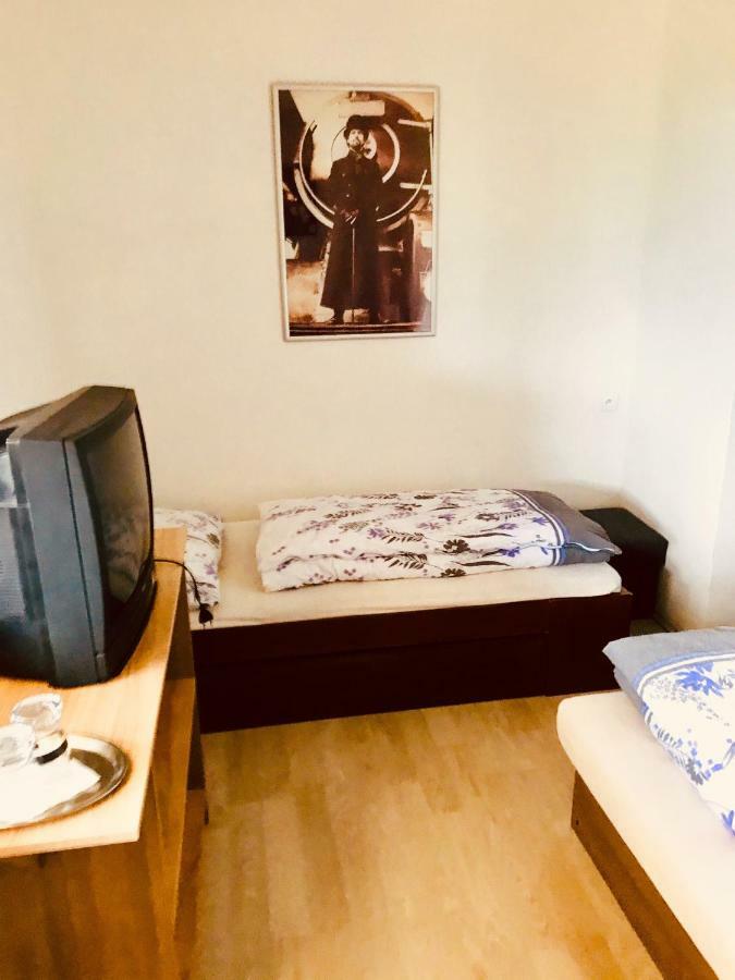 Restaurace penzion Pod Šumárníkem Tvarozna Lhota Exterior foto