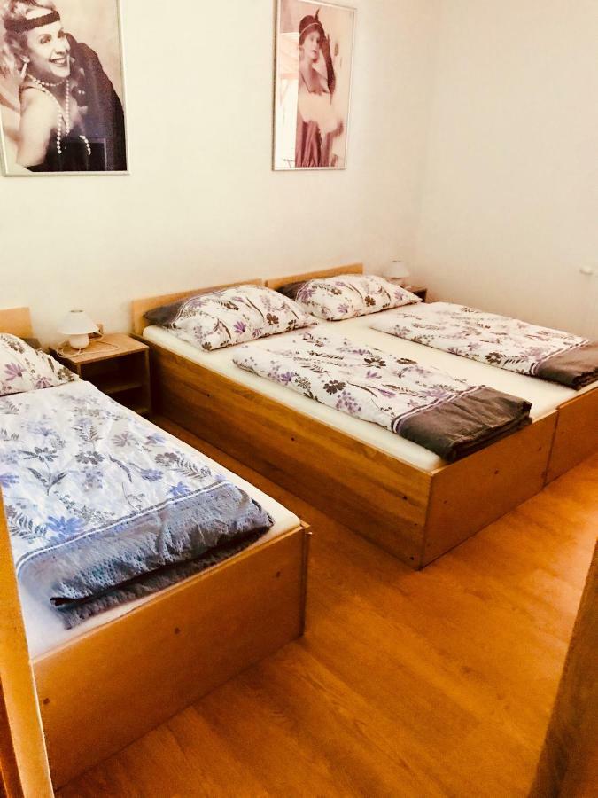 Restaurace penzion Pod Šumárníkem Tvarozna Lhota Exterior foto