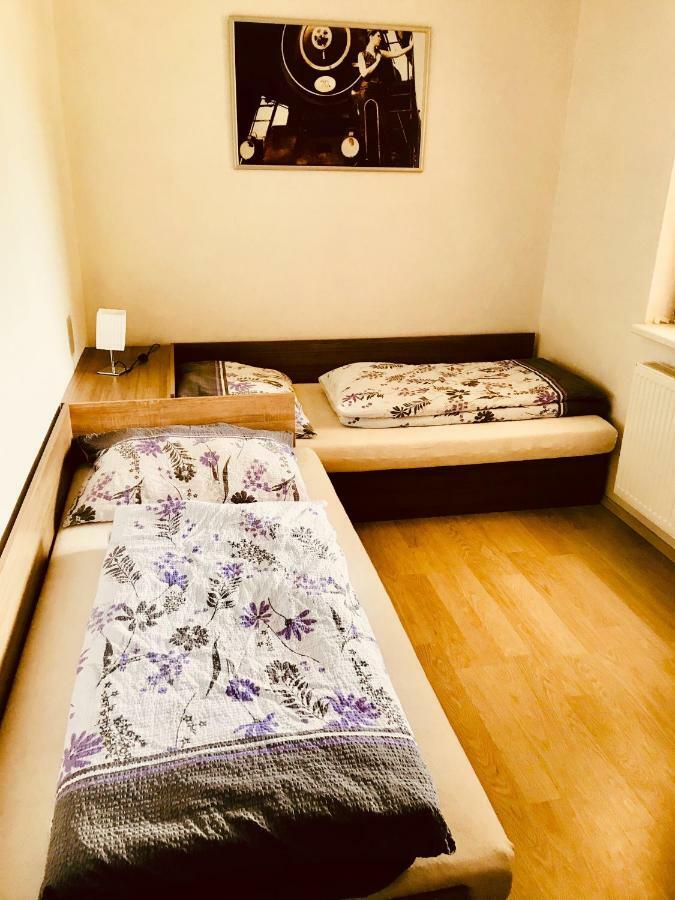 Restaurace penzion Pod Šumárníkem Tvarozna Lhota Exterior foto